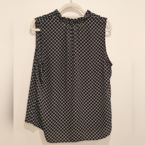 Banana Republic cross print sleeveless blouse, black and white, size XL - Picture 2 of 3